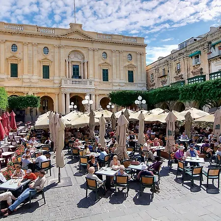Spinola Bay Seafront Penthouse, With Large Outside Terrace With Bbq Apartmán Saint Julian's
