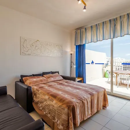 Spinola Bay Seafront Penthouse, With Large Outside Terrace With Bbq Apartmán *